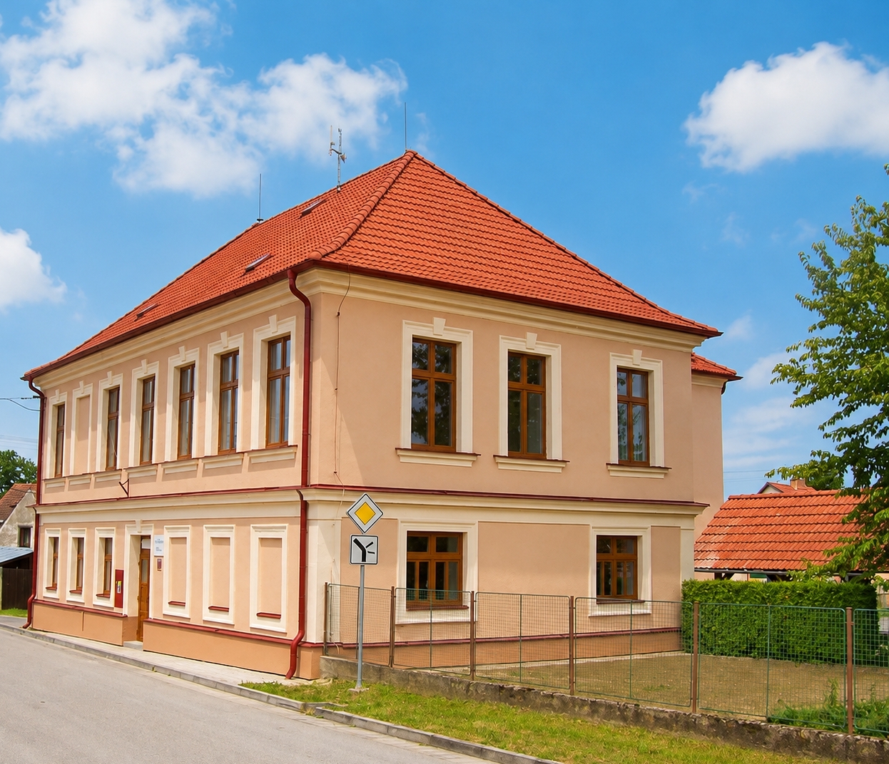 Budova ZŠ Břilice