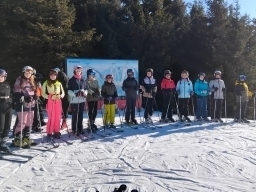 Slunce, sníh a lyže